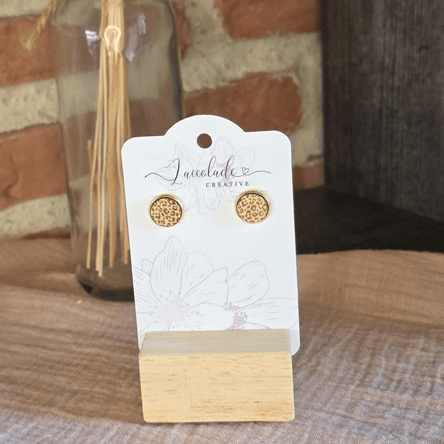 Puces d’oreilles Leopardia – Discrétion & Élégance Sauvage

