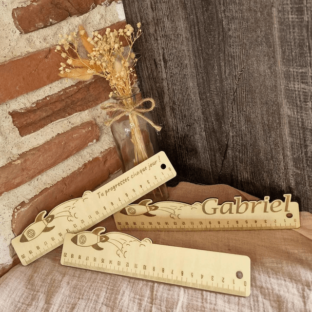 Règle en bois