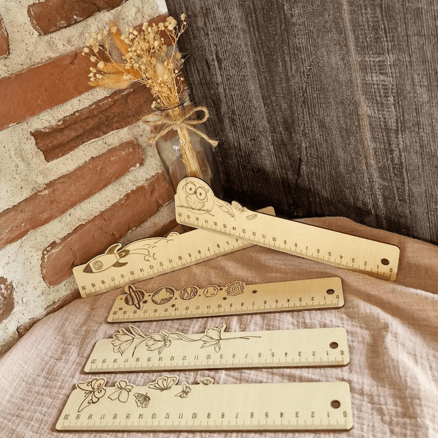 Règle en bois